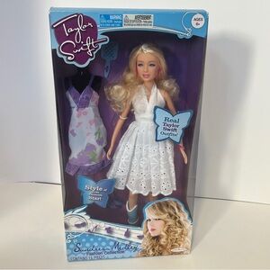 Taylor Swift 2009 Jakks Pacific Doll NIB New Sundress Medley Fashion Collection
